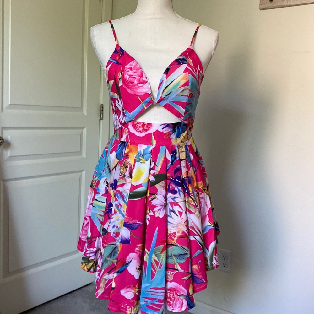 🌴San Joy romper, pretty tropical floral pink, blue, juniors women’s size S